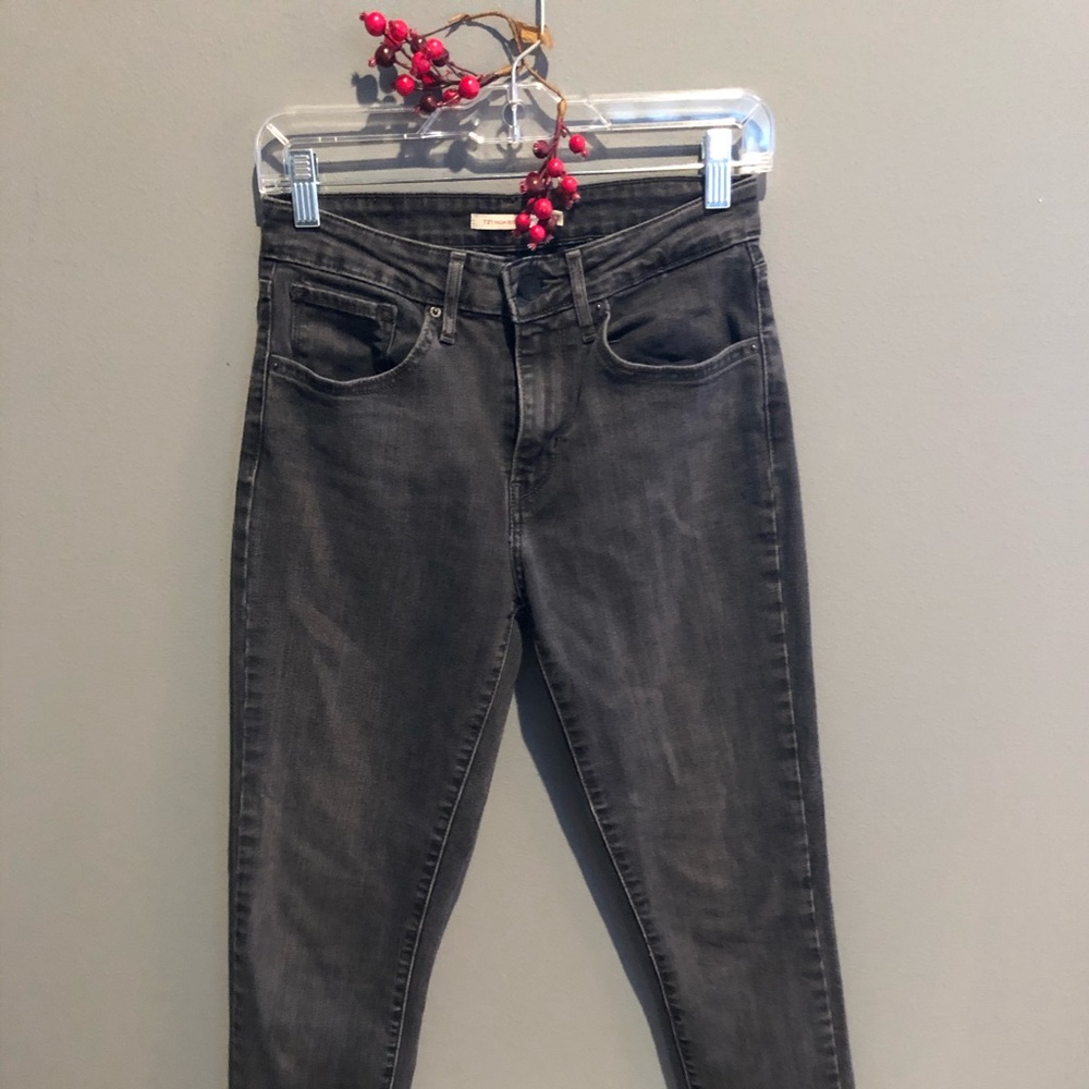 Levi 711 high waisted skinny jeans